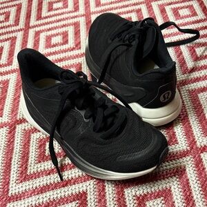 lululemon athletica 5.5 Black Athletic Shoes